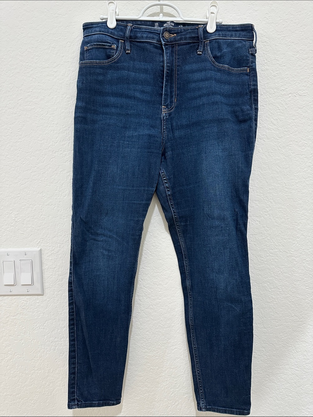 Hollister Women’s Skinny Jeans in Dark Blue Denim